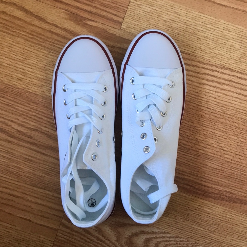 Imitation converse. Size 8. Never worn!